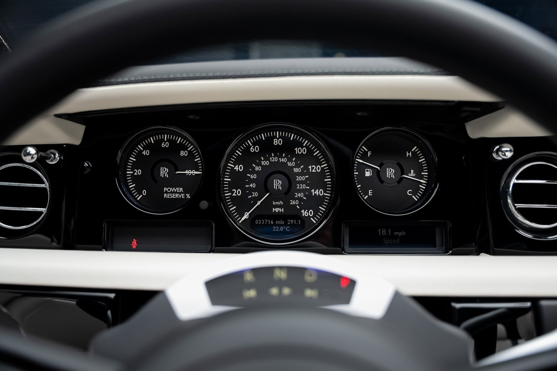 Used 2013 Rolls-Royce Phantom Drophead Coupe image 46