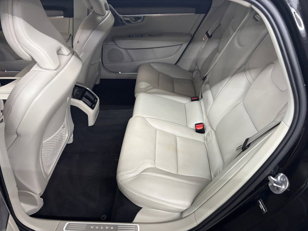 Certified 2025 Volvo S90 B6 Ultra w/ Lounge Package image 14