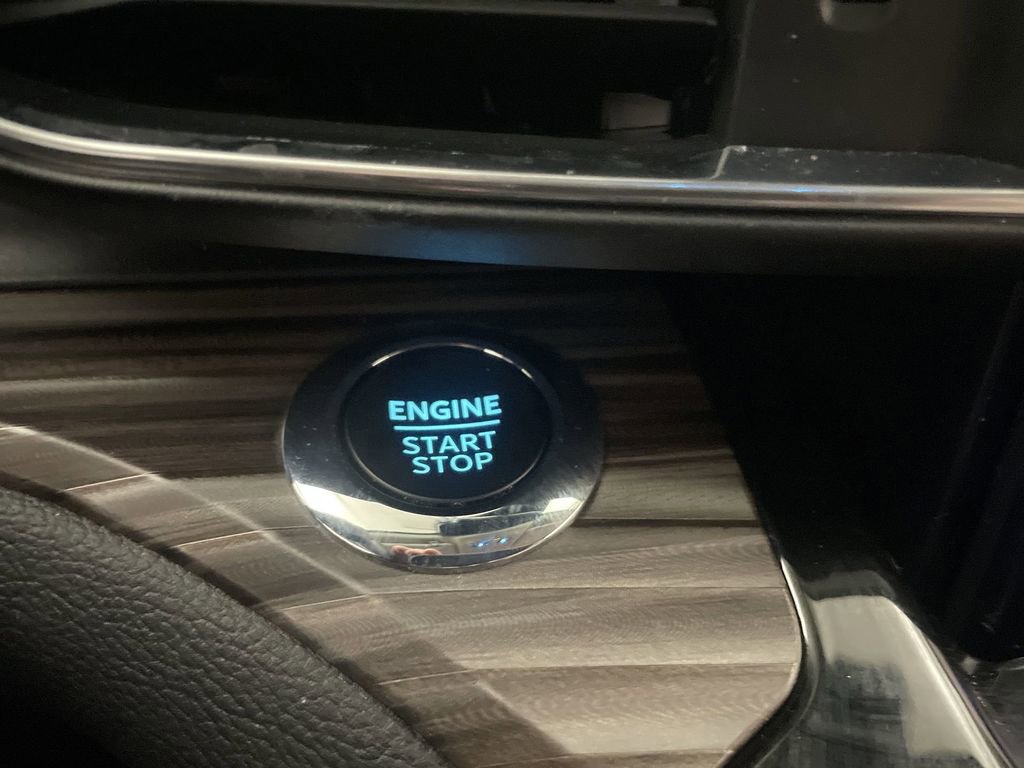 Used 2023 Ford Explorer Limited w/ Limited Technology Package image 11