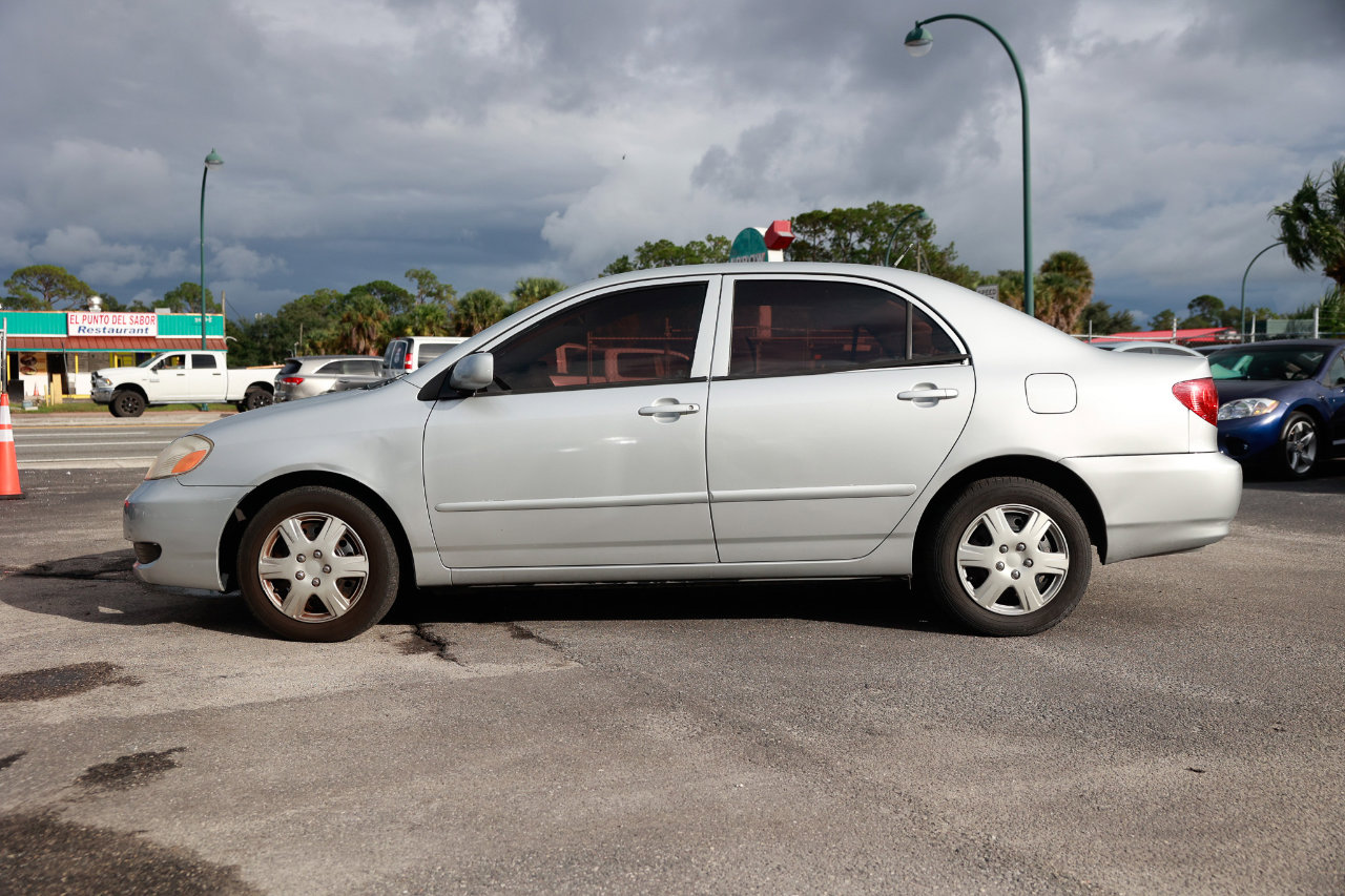 Used 2007 Toyota Corolla CE image 3