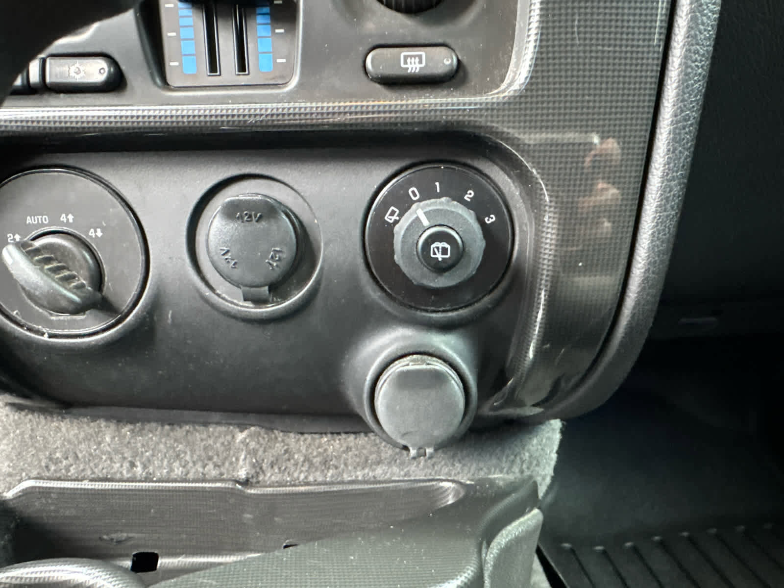 Used 2008 GMC Envoy SLE image 22