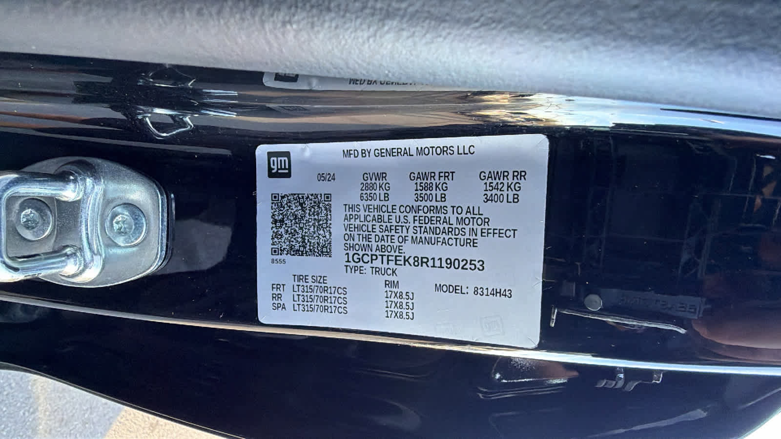 Certified 2024 Chevrolet Colorado ZR2 w/ ZR2 Bison Edition image 30