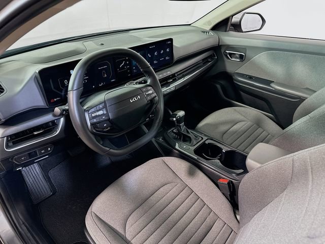 Used 2025 Kia K4 EX image 13
