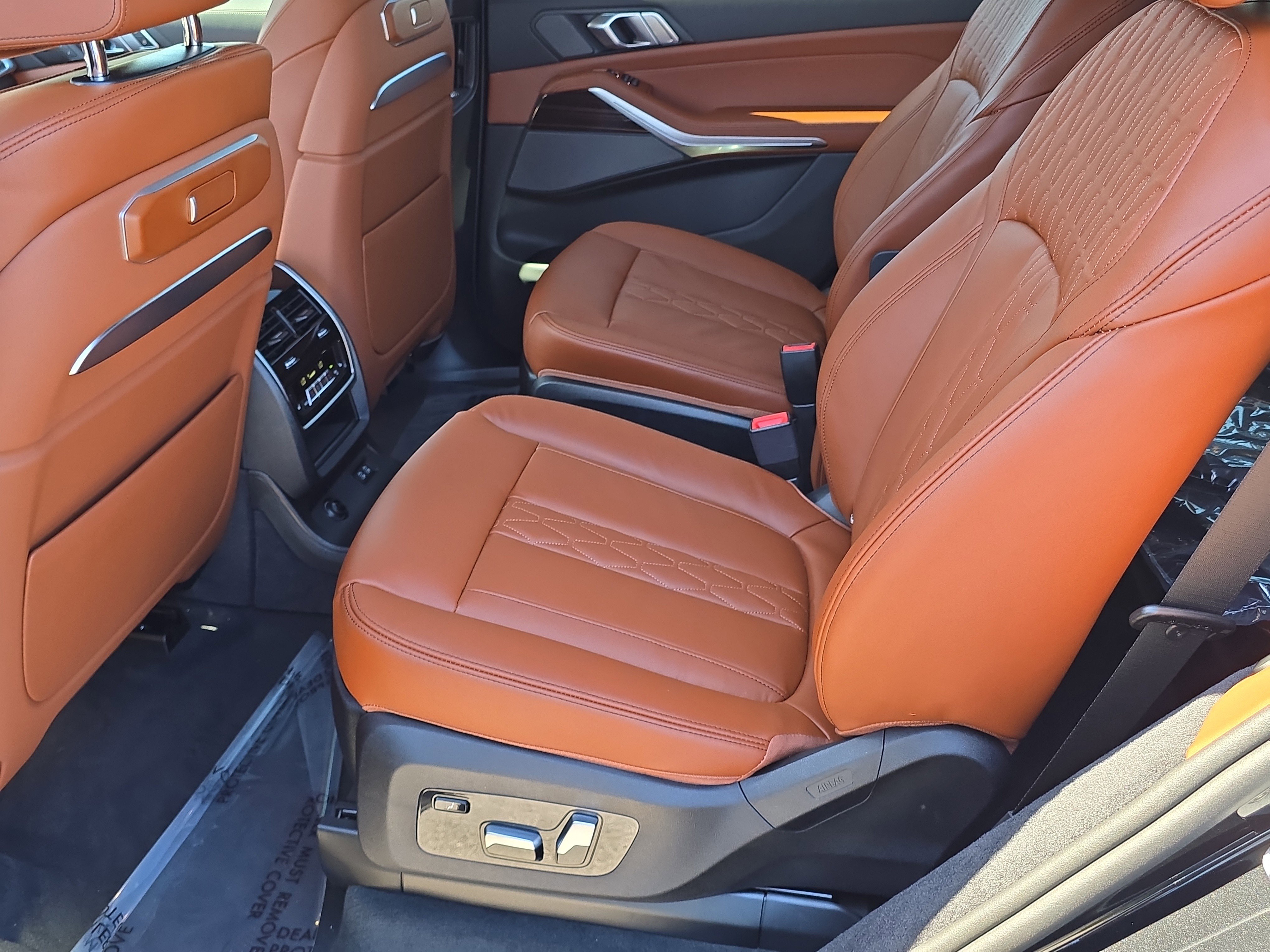 New 2026 BMW X7 M60i image 17