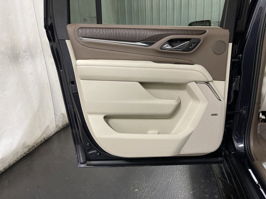 Used 2024 GMC Yukon XL Denali w/ Advanced Technology Package image 27