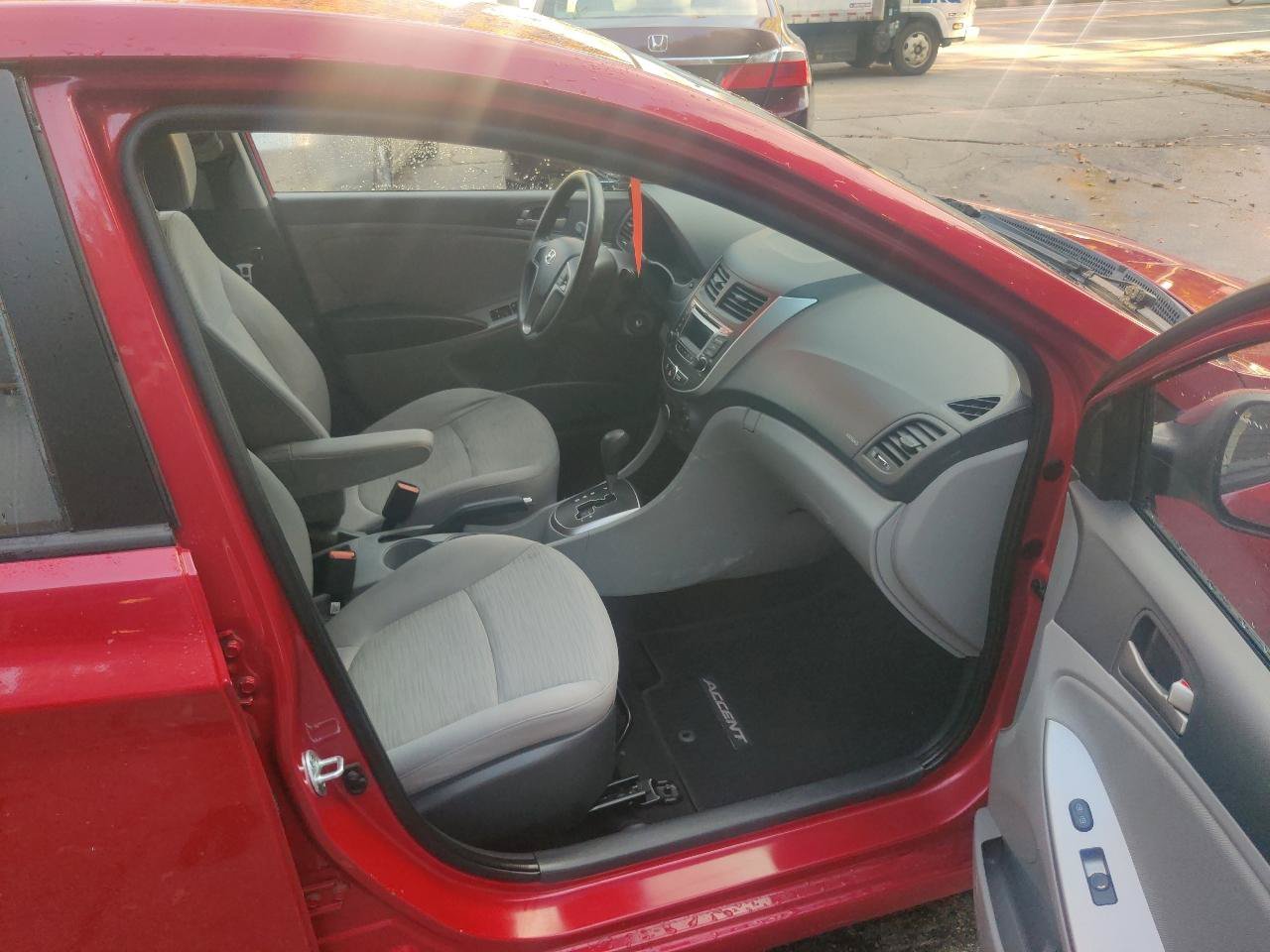 Used 2015 Hyundai Accent GS FWD image 16