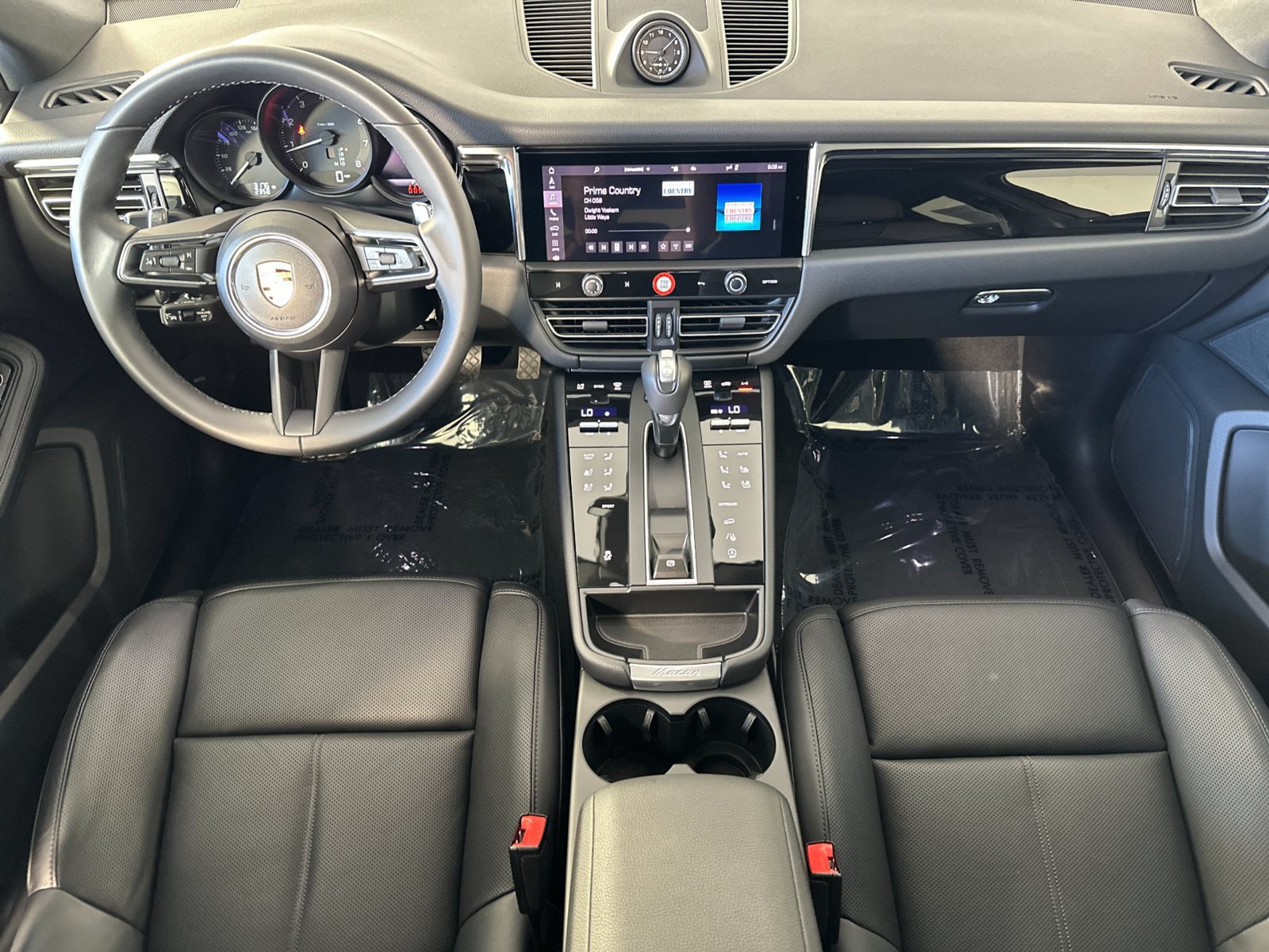 Certified 2026 Porsche Macan AWD/4WD image 6