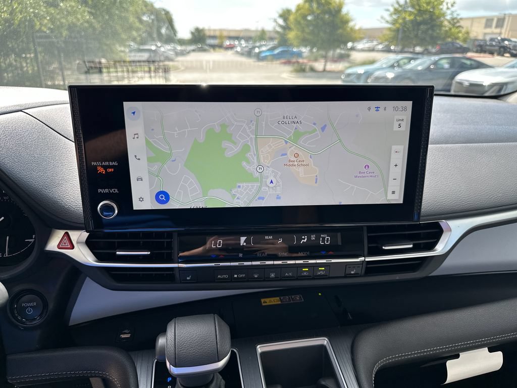 Used 2025 Toyota Sienna XLE FWD image 29