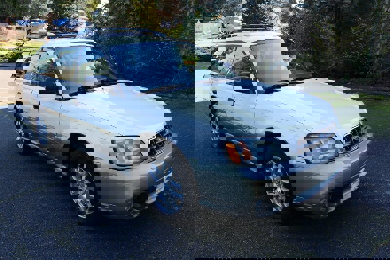 Used 2003 Subaru Outback Wagon image 2