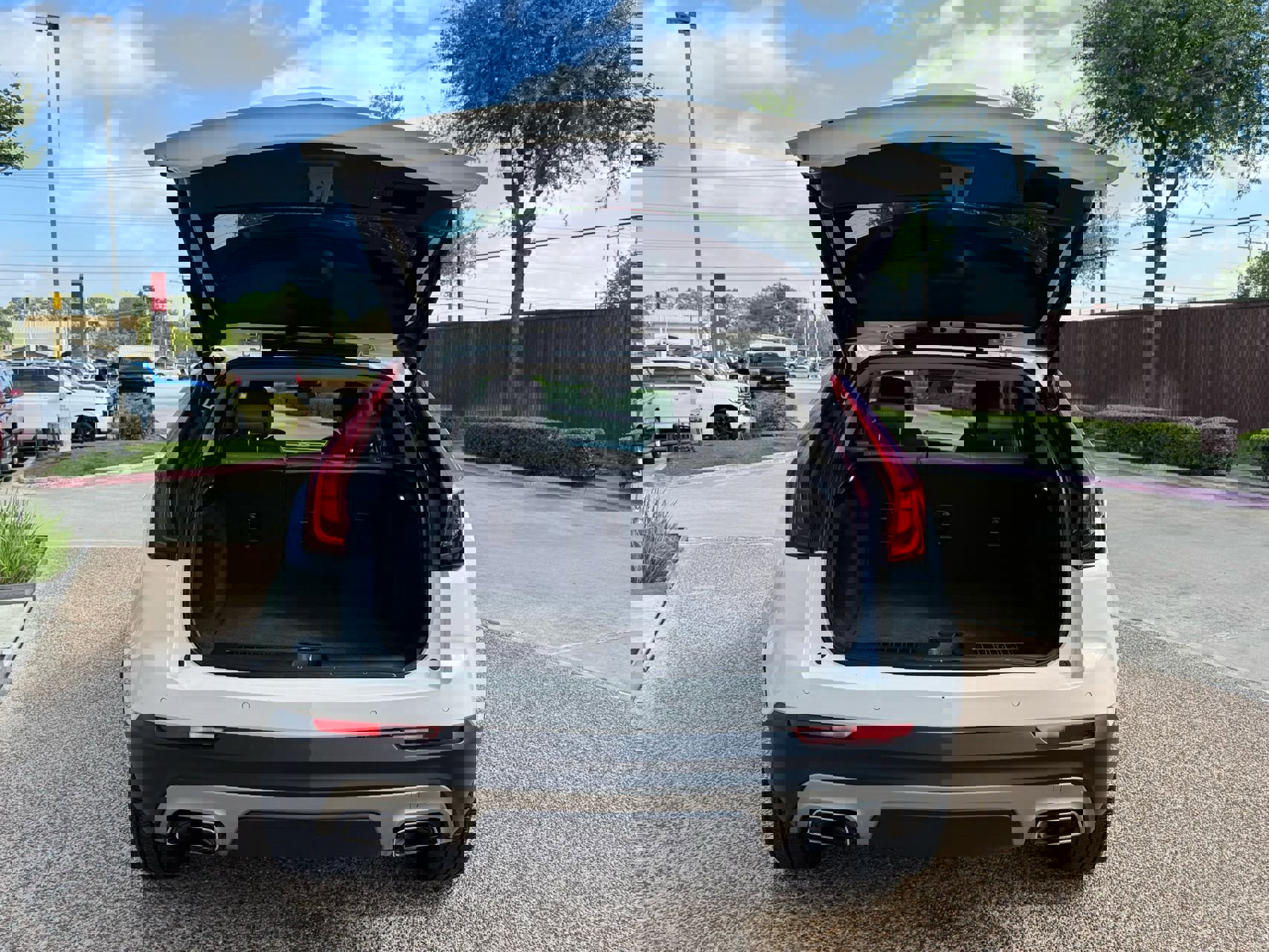 Used 2020 Cadillac XT4 Premium Luxury w/ Driver Awareness Package FWD image 13