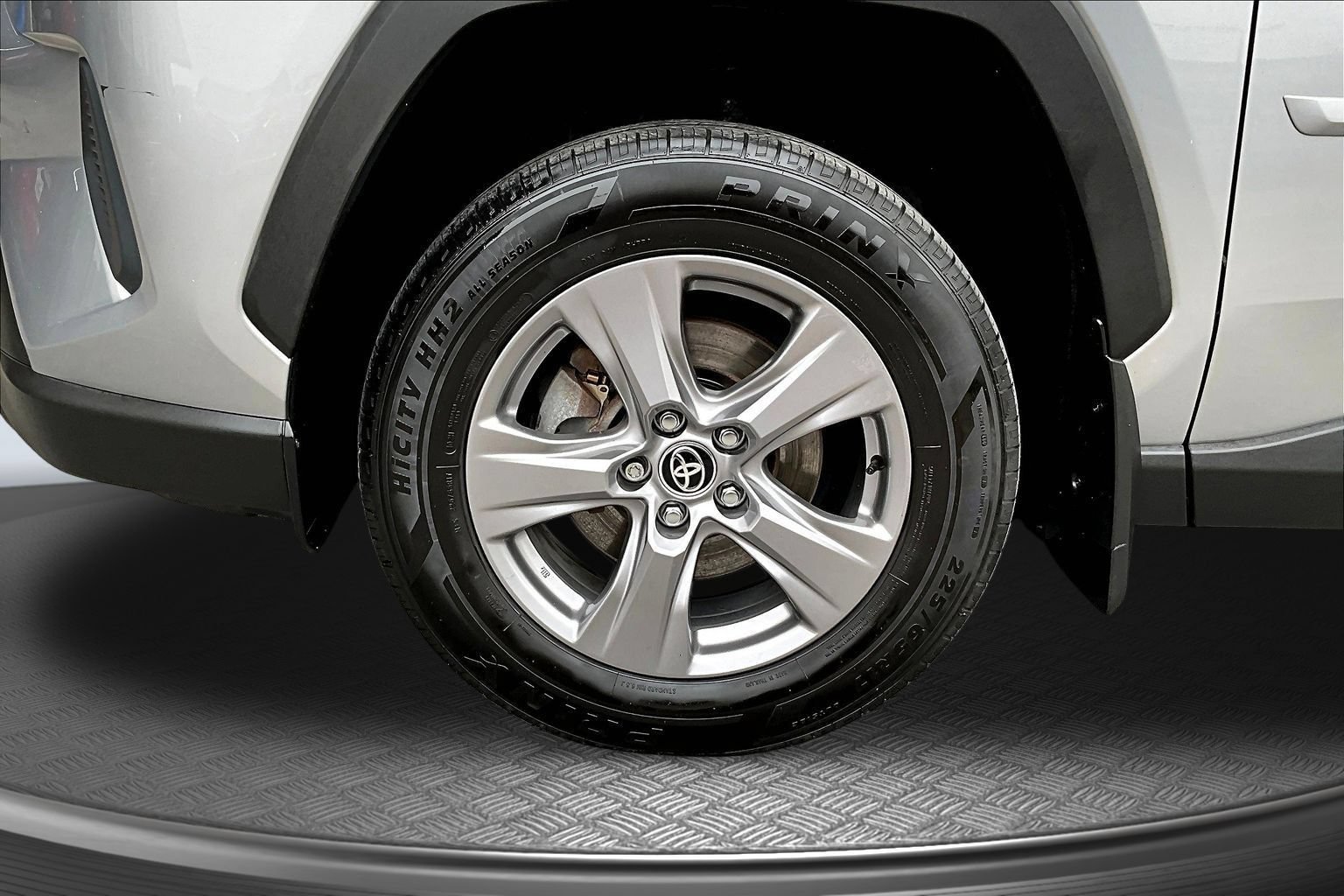 Used 2023 Toyota RAV4 XLE AWD/4WD image 31