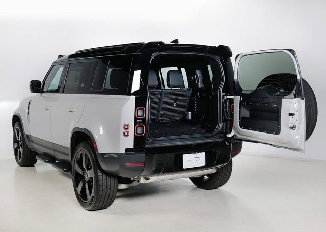 New 2026 Land Rover Defender 110 S image 38