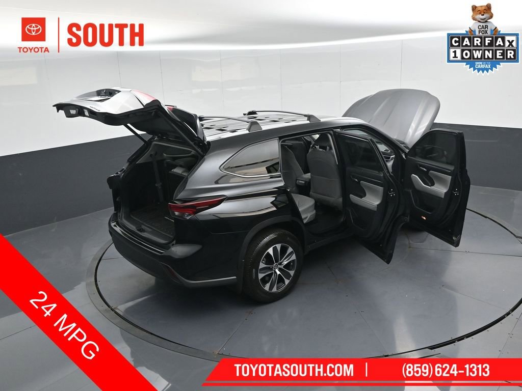 Used 2024 Toyota Highlander XLE AWD/4WD image 49