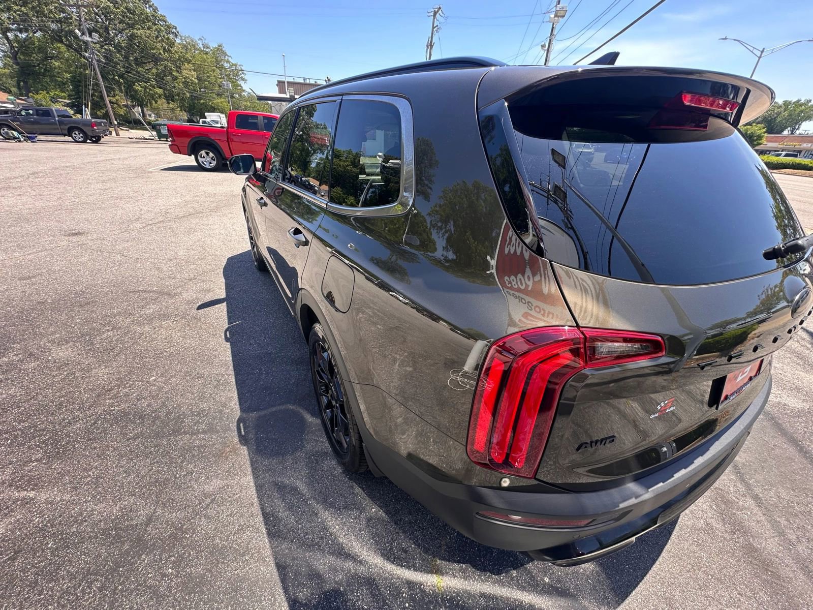 Used 2021 Kia Telluride EX w/ EX Premium Package AWD/4WD image 5