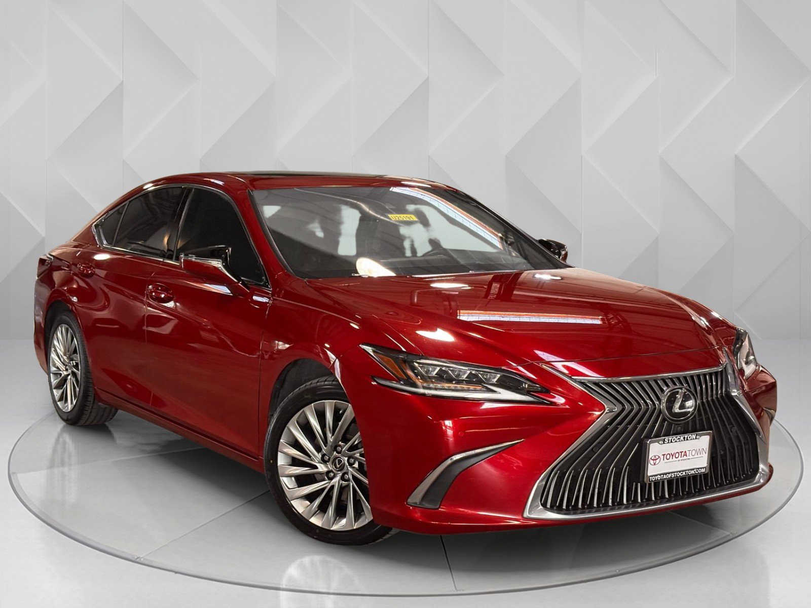 Used 2019 Lexus ES 350 Ultra Luxury w/ Accessory Package 2 image 5