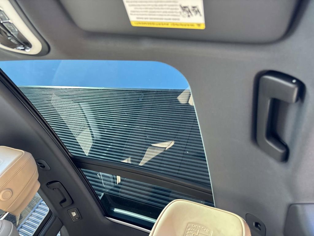 New 2026 Porsche Macan image 40