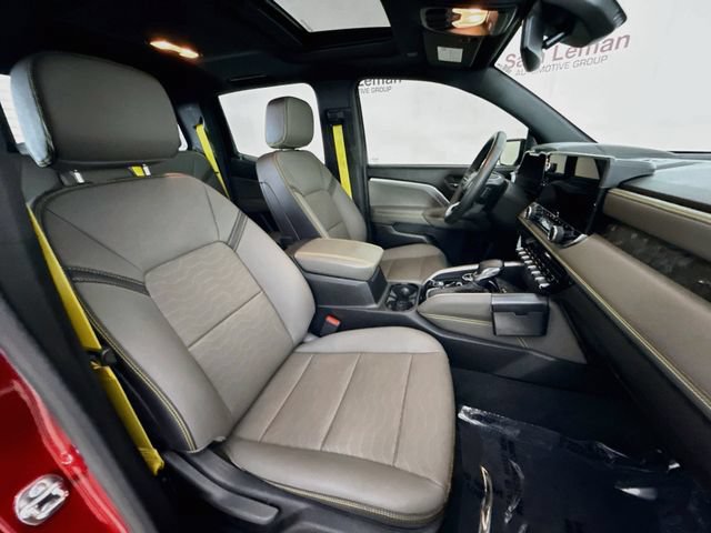 Used 2024 Chevrolet Colorado ZR2 w/ ZR2 Convenience Package III AWD/4WD image 27