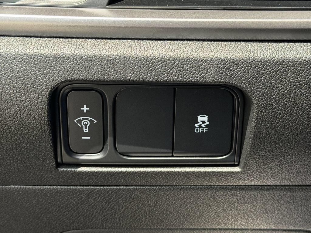 New 2026 Kia Sorento LX FWD image 17