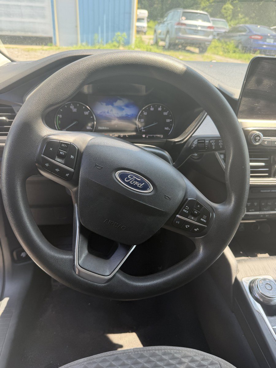 Used 2021 Ford Escape SE FWD image 17