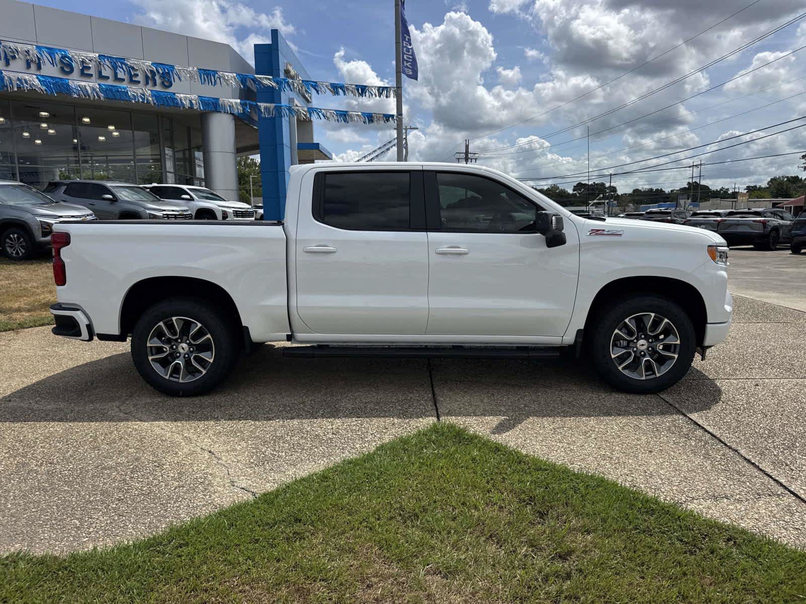 New 2026 Chevrolet Silverado 1500 RST w/ RST All Star Premium Package AWD/4WD image 6