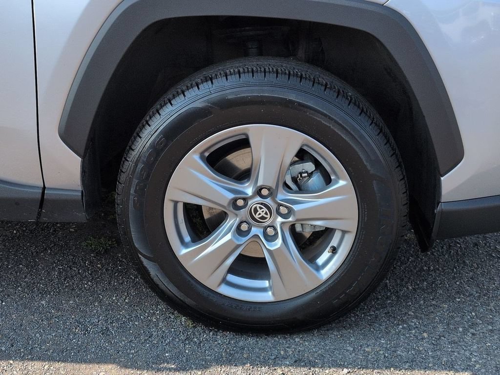 Used 2024 Toyota RAV4 LE AWD/4WD image 30