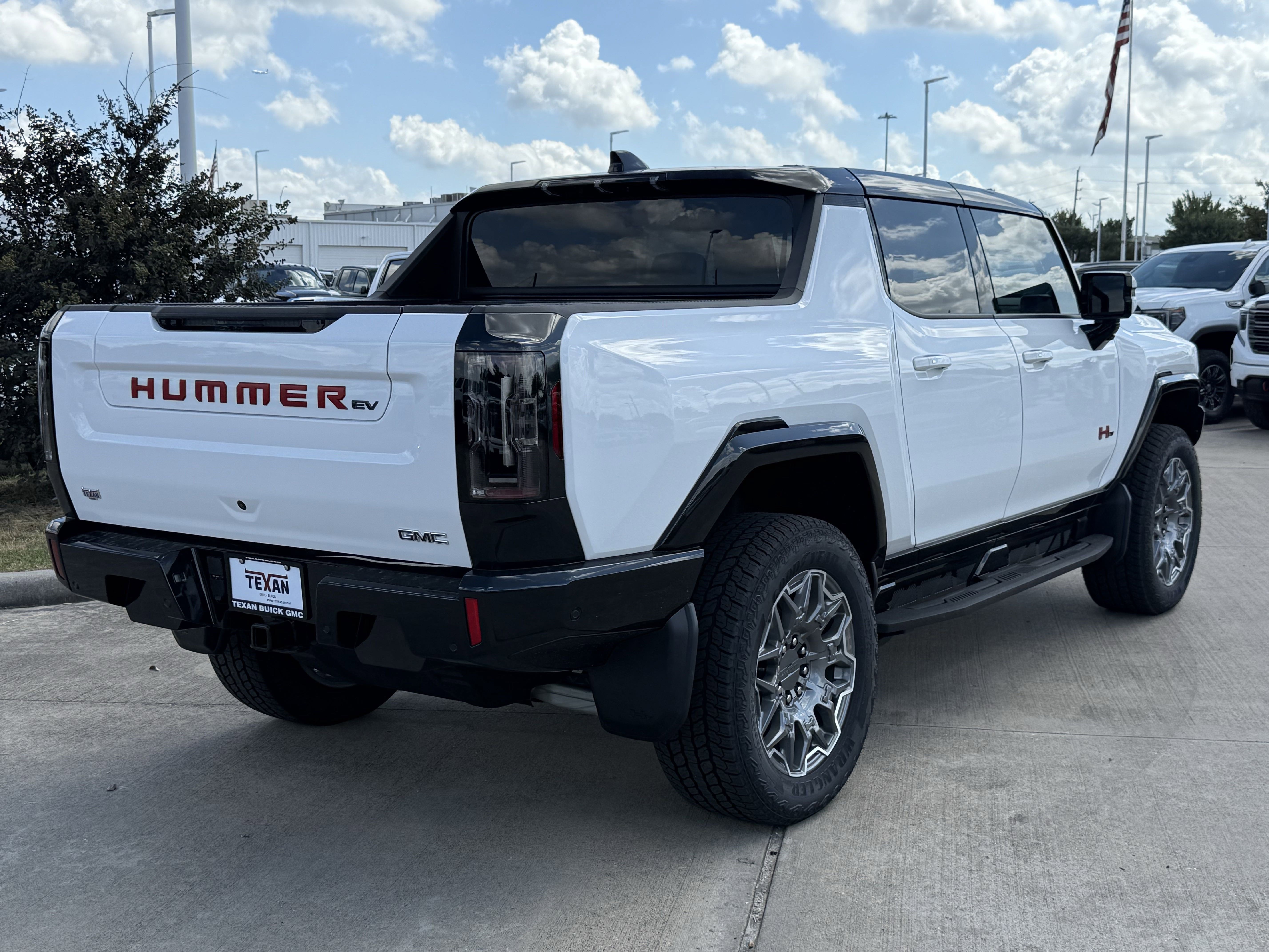 New 2025 GMC Hummer EV 3X w/ LPO, Illumination Package image 5