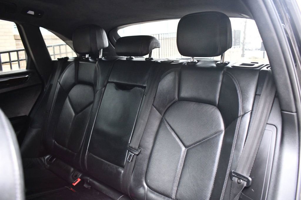 Used 2015 Porsche Macan Turbo image 29