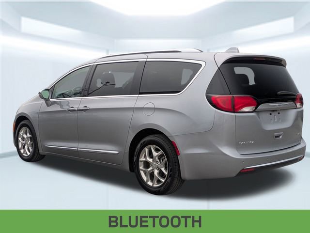 Used 2019 Chrysler Pacifica Limited image 4