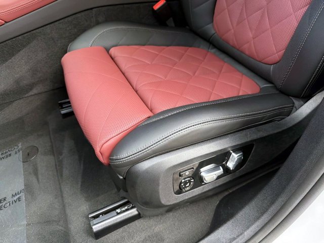 Used 2027 BMW X6 M60i w/ Executive Package AWD/4WD image 17