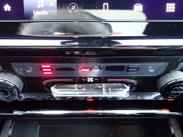 New 2025 Jeep Grand Cherokee Altitude image 19