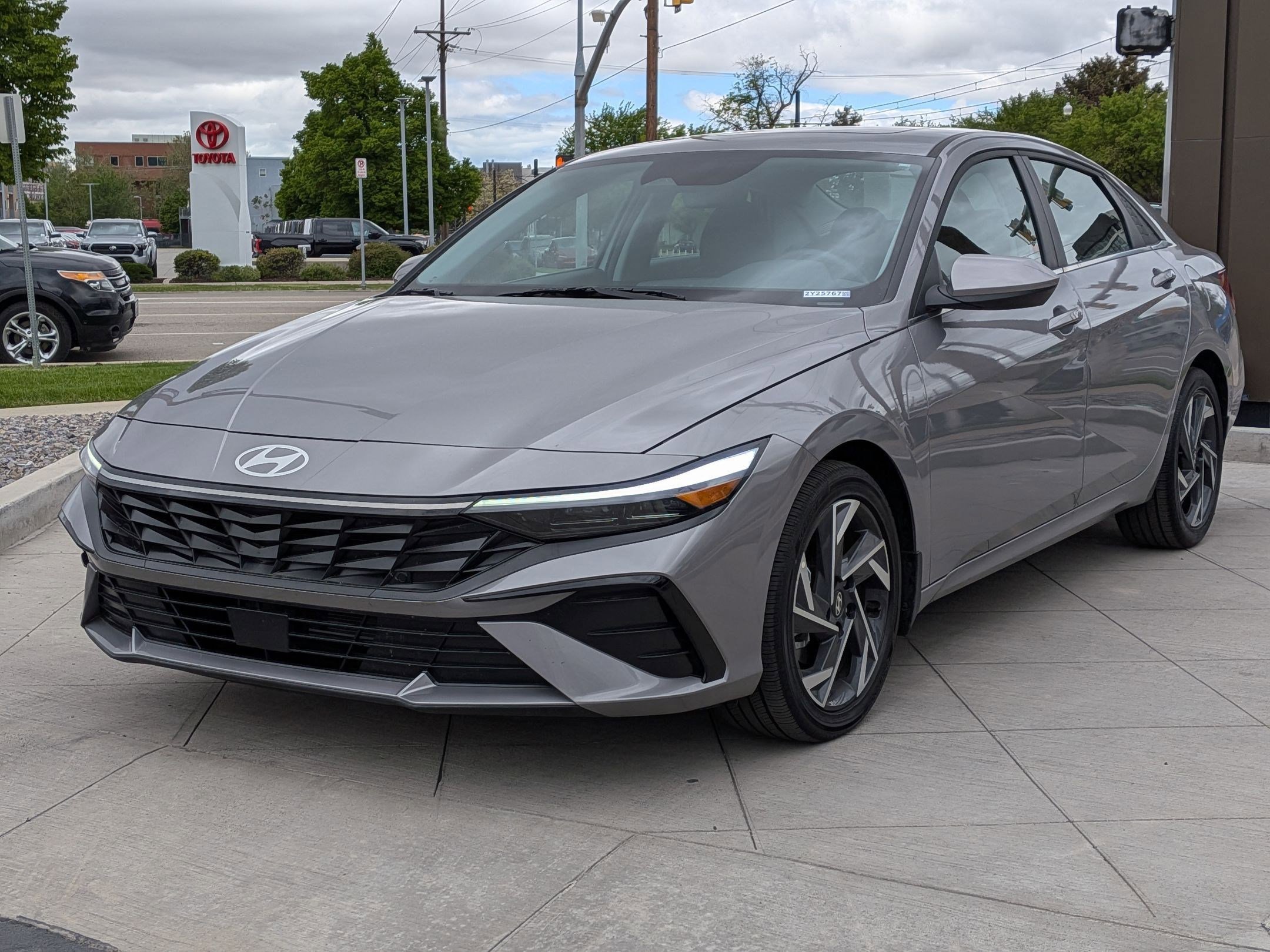 Used 2025 Hyundai Elantra SEL FWD image 10