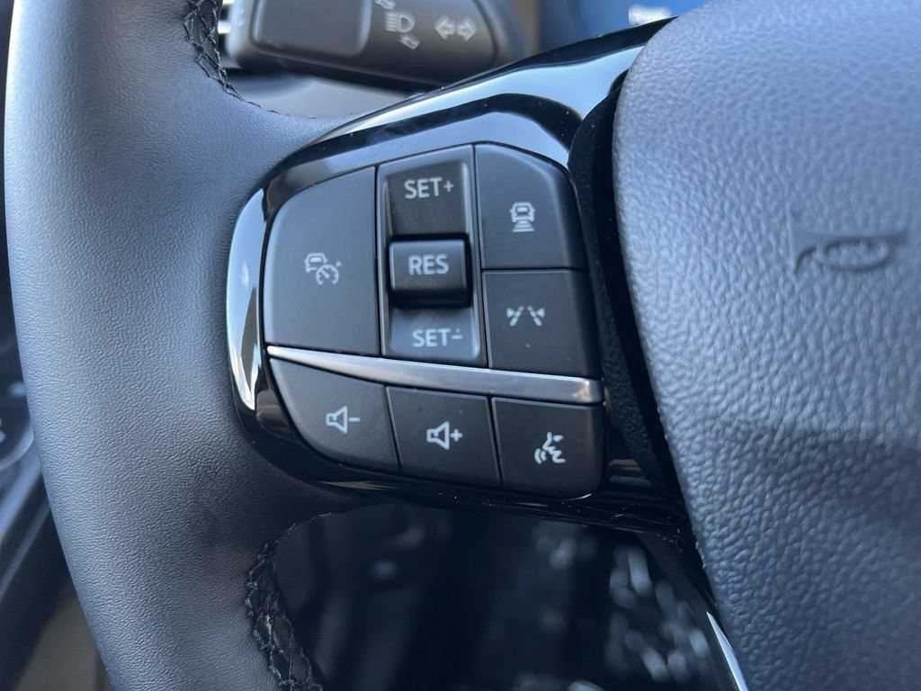 New 2025 Ford Escape SE w/ PHEV Premium Package FWD image 22