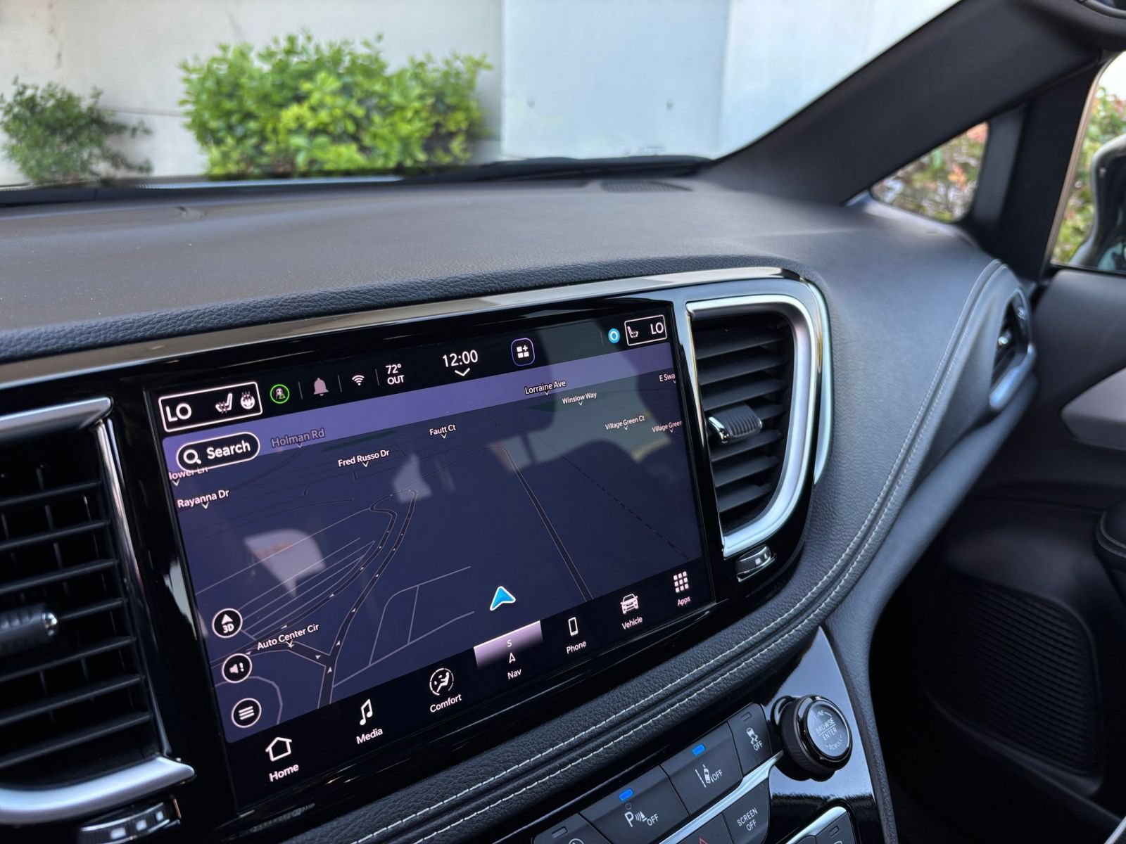 Used 2025 Chrysler Pacifica Limited FWD image 19