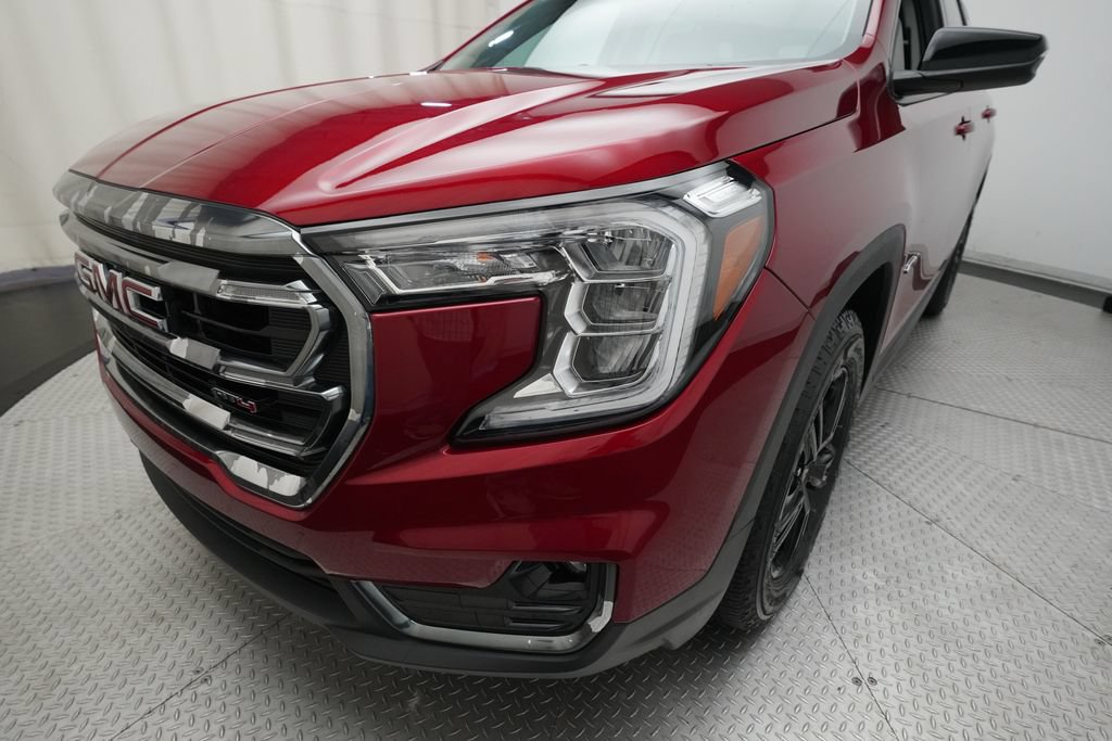 Used 2024 GMC Terrain AT4 AWD/4WD image 23