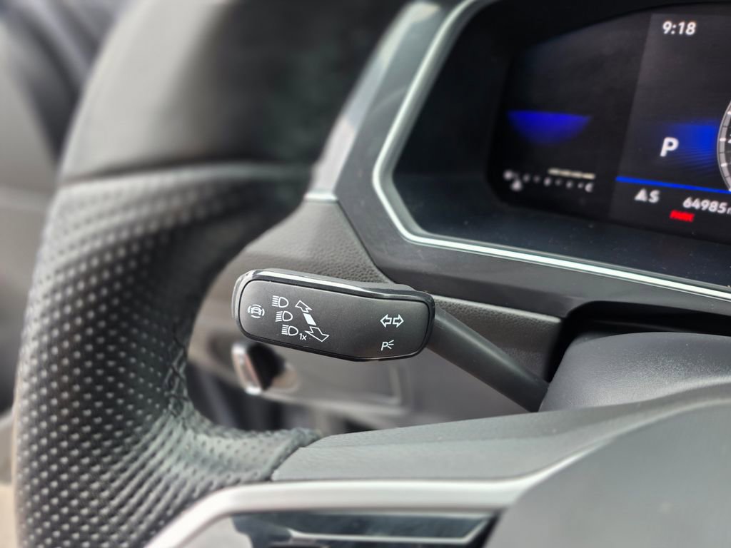 Used 2023 Volkswagen Tiguan SE R-Line image 37