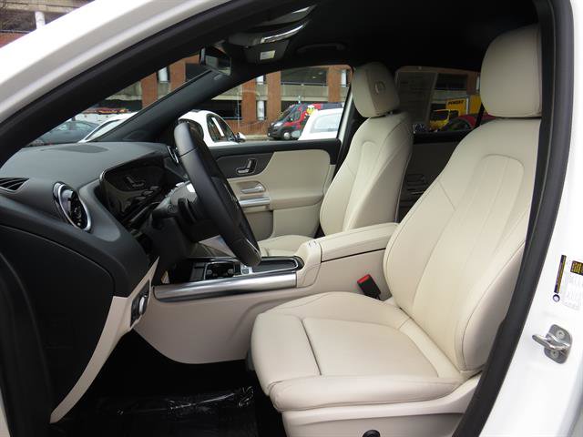 Used 2025 Mercedes-Benz GLA 250 4MATIC image 19