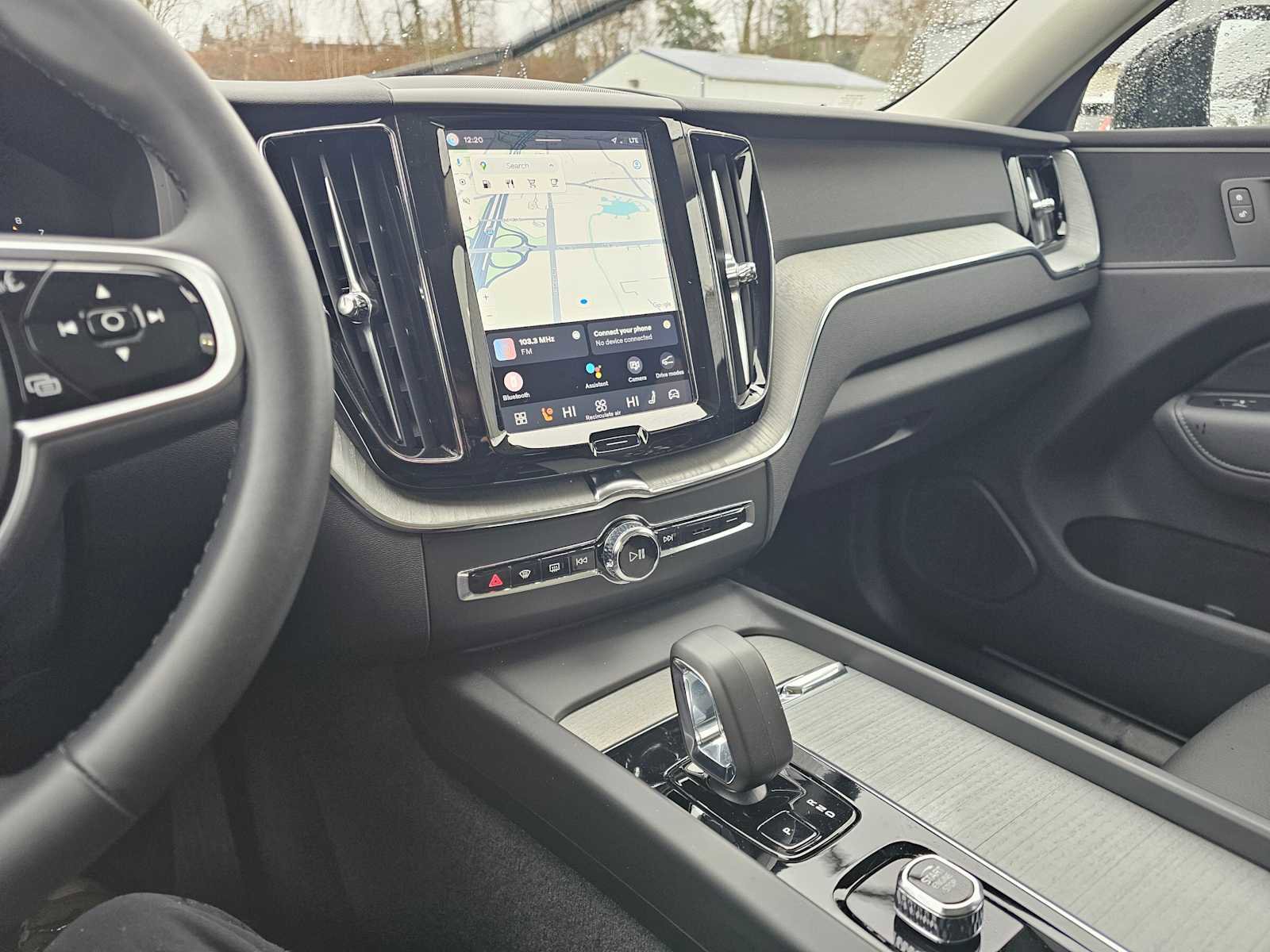 Certified 2025 Volvo XC60 B5 Plus image 31