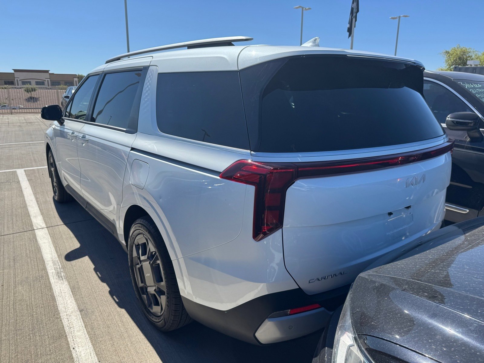 Certified 2026 Kia Carnival EX image 3