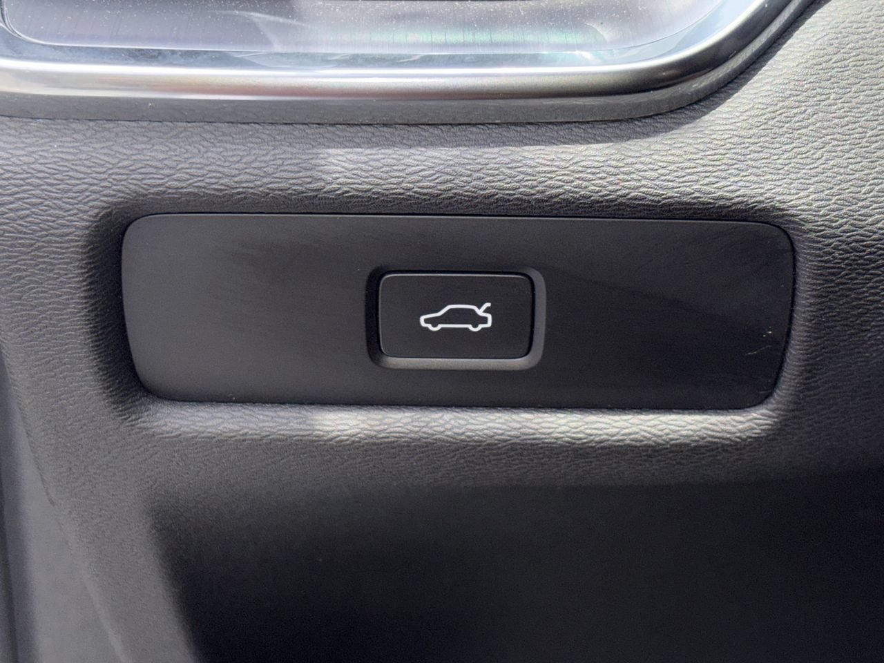 Used 2024 Volvo S60 B5 Core FWD image 11