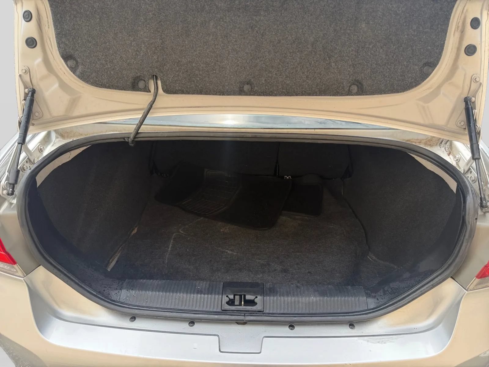 Used 2011 Ford Focus SE FWD image 19