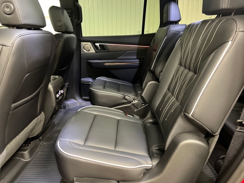 New 2026 Buick Enclave Avenir w/ Super Cruise Package AWD/4WD image 13