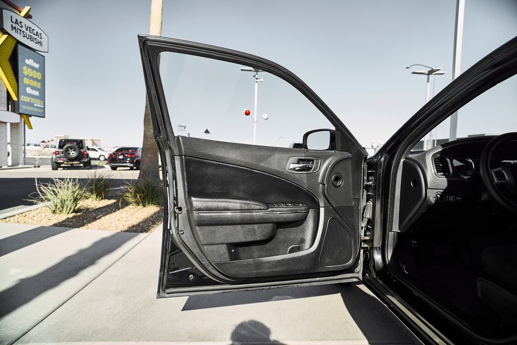 Used 2013 Dodge Charger SE RWD image 16