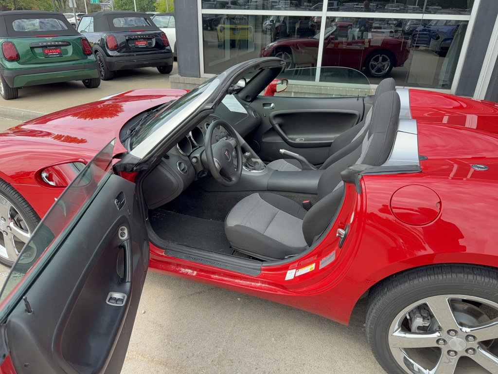 Used 2008 Pontiac Solstice Convertible w/ Preferred Package RWD image 8