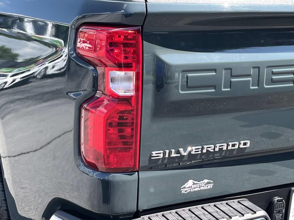 Used 2025 Chevrolet Silverado 1500 LT RWD image 6