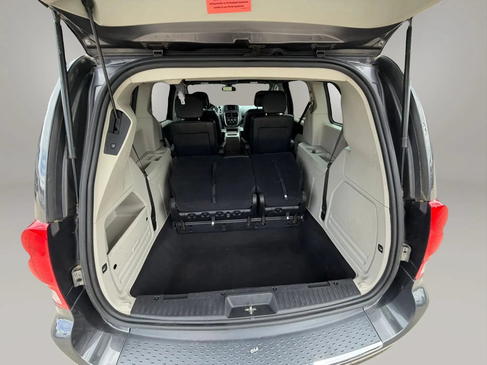 Used 2020 Dodge Grand Caravan SXT FWD image 33
