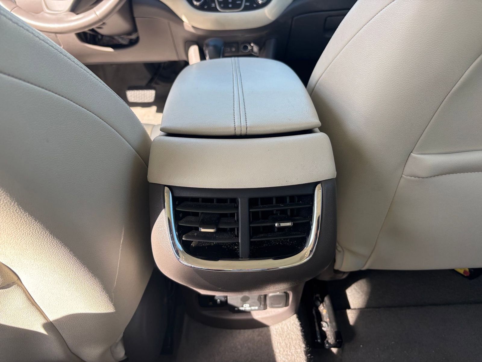 Used 2024 Chevrolet Malibu LT image 25