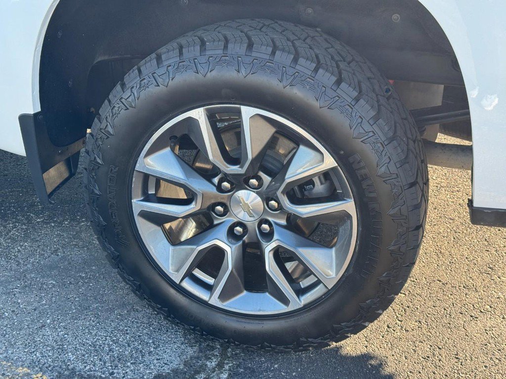 Certified 2024 Chevrolet Silverado 1500 LT AWD/4WD image 7