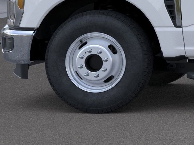 New 2026 Ford F350 XL w/ XL Chrome Package image 19