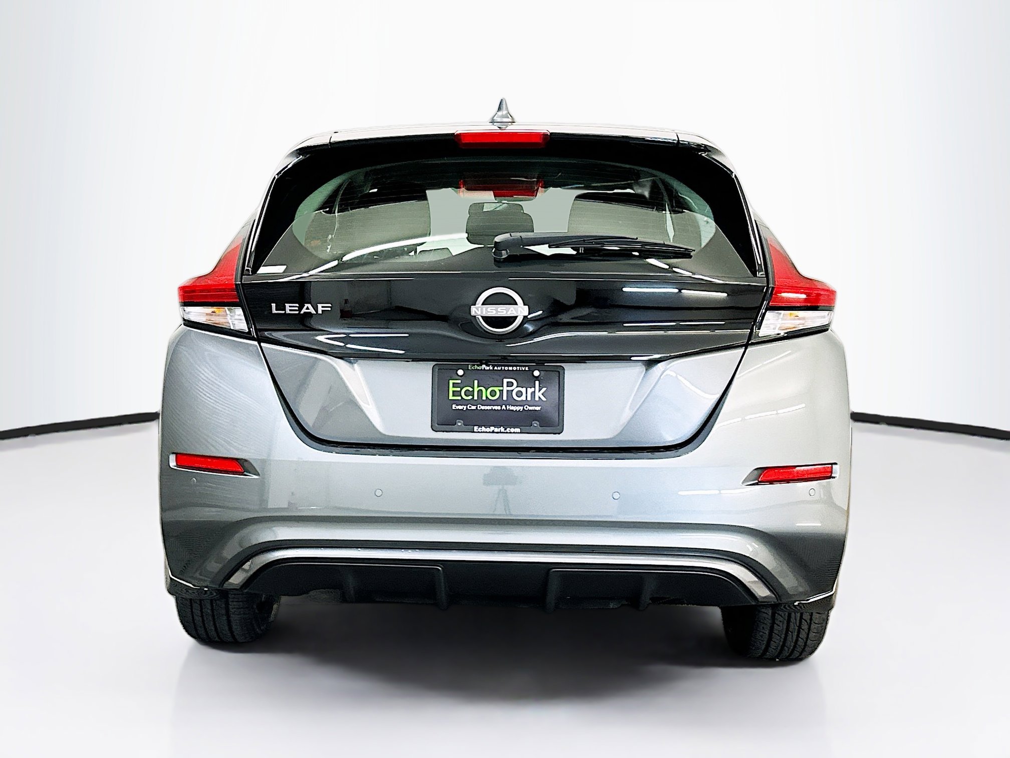 Used 2025 Nissan Leaf S image 7