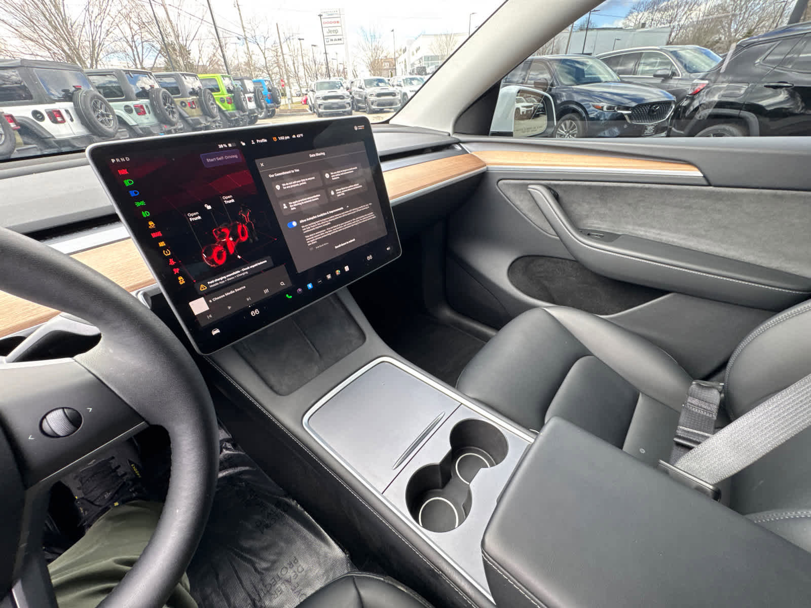Used 2025 Tesla Model Y Performance image 21